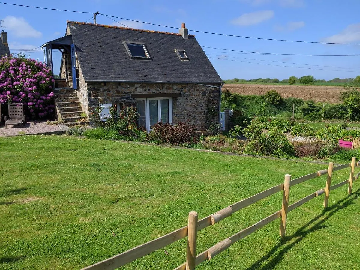 Villa Avel Nedeleg à Coatreven 0*,  France